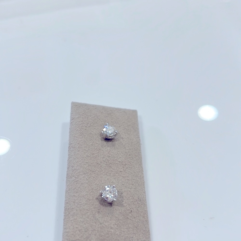 CHARLES & COLVARD FOREVER ONE NEAR COLORLESS 1 CTW MOISSANITE EARRINGS BRAND NEW